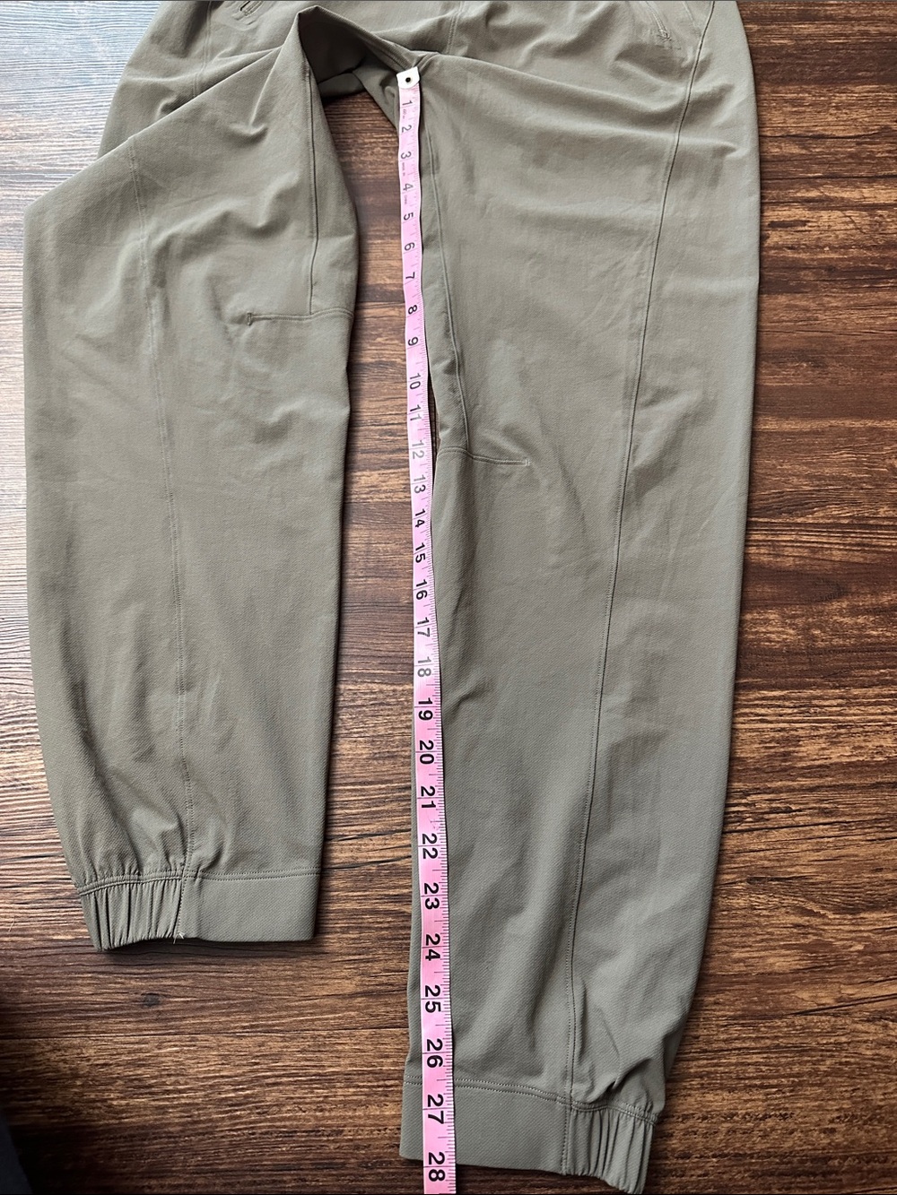 Lululemon size 4 License to Train Jogger new without tags - Picture 7 of 8